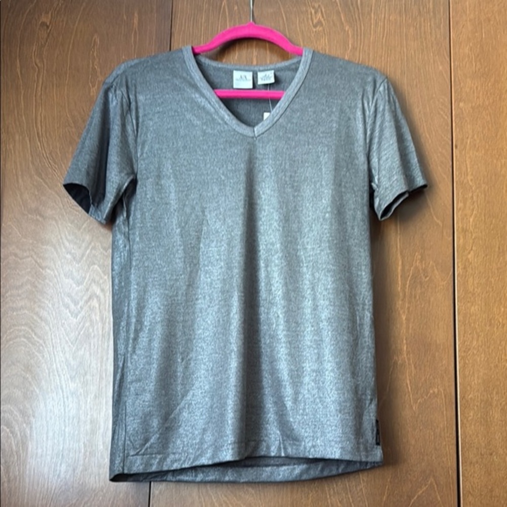 A|X Armani Exchange NWT Sz Small Men’s Silver Gray Short Sleeve Tee V-Neck